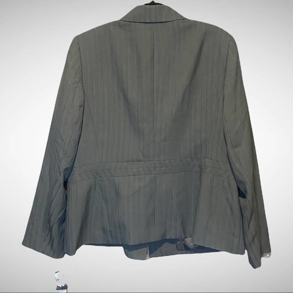 Le Suit NWT Gray Single Button Blazer sz 18 - Picture 2 of 9